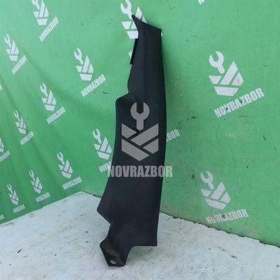 Обшивка стойки VW Golf 4 Bora 97-05