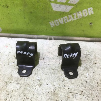 Кронштейн крепления переднего стабилизатора Ford Mondeo 3 00-07 Кронштейн крепления переднего стабилизатора Ford Mondeo 3 00-07