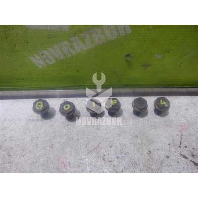 Болт маховика Skoda Octavia A5 1Z 04-13 Болт маховика Skoda Octavia A5 1Z 04-13