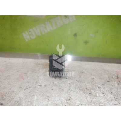 Кнопка стеклоподъемника VW Golf 4 Bora 97-05