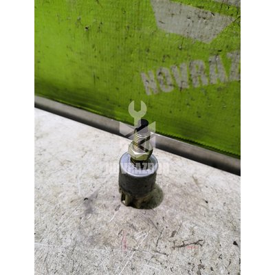 Датчик включения стопсигнала Toyota Highlander I 01-06