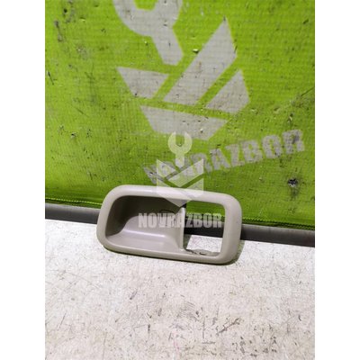 Накладка ручки внутренней Toyota Highlander I 01-06