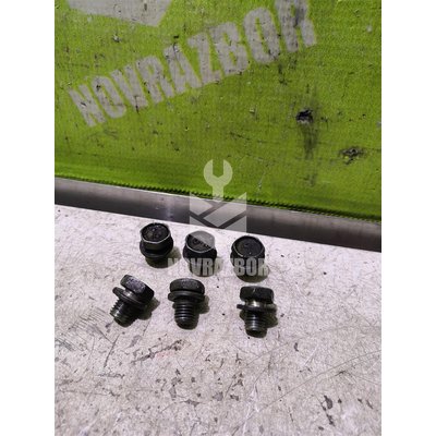 Болт Toyota Highlander I 01-06