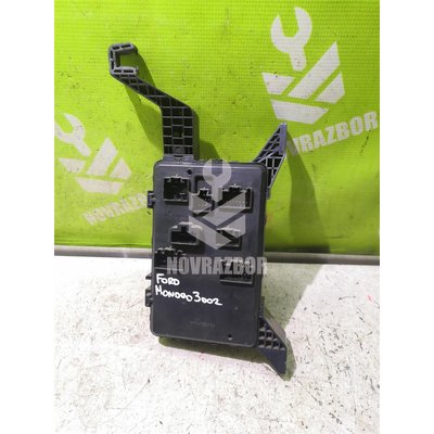 Блок предохранителей Ford Mondeo 3 00-07 Блок предохранителей Ford Mondeo 3 00-07