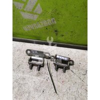 Петля двери багажника Toyota Highlander I 01-06