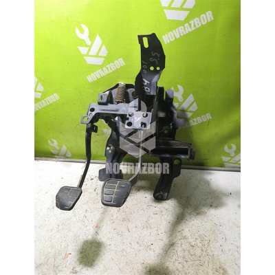 Блок педалей Audi 80  90  B3  86-91