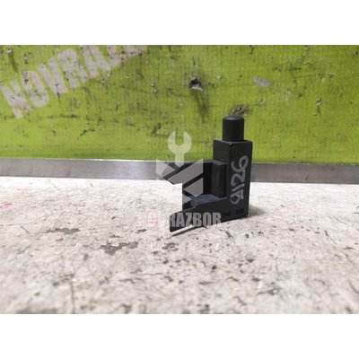 Выключатель концевой Skoda Octavia A5 1Z   04-13