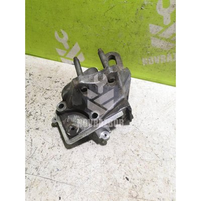 Кронштейн двигателя правый Ford Focus 3 11+