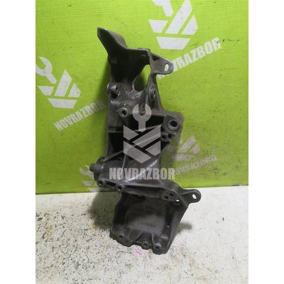 Кронштейн генератора Renault Megane 99-02 Кронштейн генератора Renault Megane 99-02