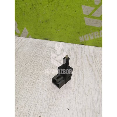 Датчик включения стопсигнала Kia Optima 3 2010-2015 Датчик включения стопсигнала Kia Optima 3 2010-2015