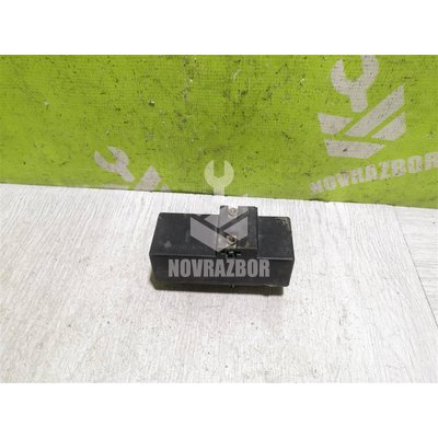 Блок управления вентилятором Audi A3 8L1 1996-2003 Блок управления вентилятором Audi A3 8L1 1996-2003