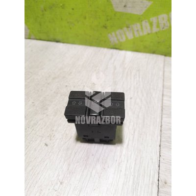 Блок управления стеклоподъемниками VW Golf 3 Vento 91-97 Блок управления стеклоподъемниками VW Golf 3 Vento 91-97