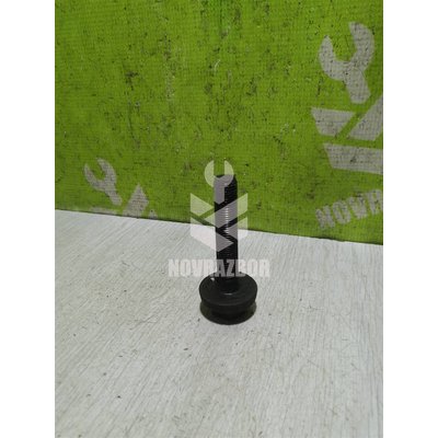 Болт Audi 80  90  B3  86-91