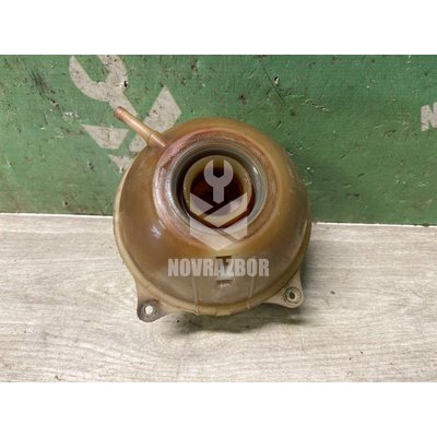 Бачок расширительный VW Golf 3 Vento 91-97 Бачок расширительный VW Golf 3 Vento 91-97