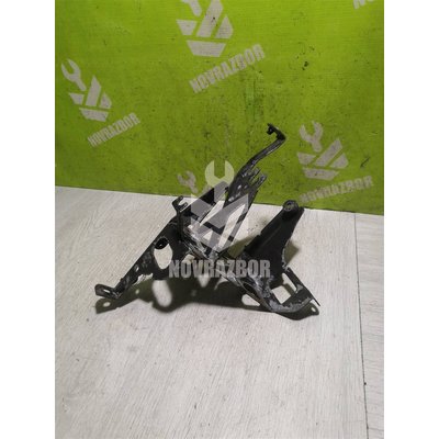 Кронштейн (сопут. товар) Audi A6 C5 97-04 Кронштейн (сопут. товар) Audi A6 C5 97-04