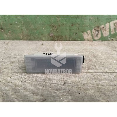 Плафон салонный BMW 1-серия E82/E88 2006> Плафон салонный BMW 1-серия E82/E88 2006>