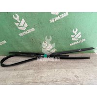 Уплотнитель стекла двери Peugeot 206 98-12