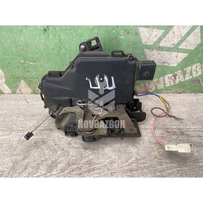 Замок двери передней правой VW Golf 4 Bora 97-05