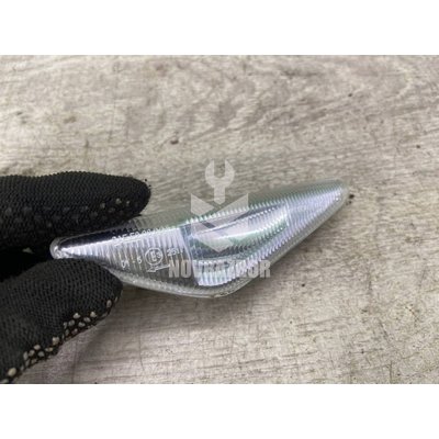 Повторитель на крыло левый белый BMW X6 E71 2008-2014 Повторитель на крыло левый белый BMW X6 E71 2008-2014