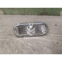 Повторитель на крыло белый VW Passat B5 96-00