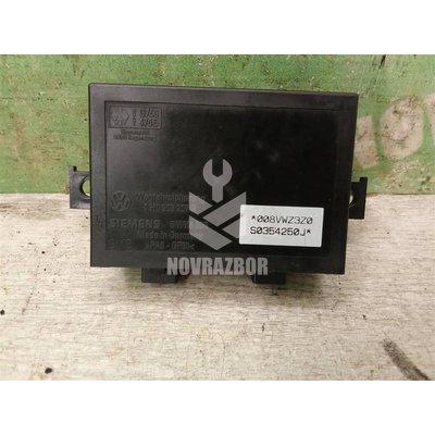 Блок электронный VW Passat B4 94-96 Блок электронный VW Passat B4 94-96