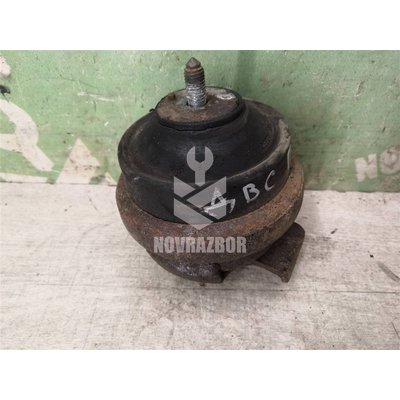 Опора двигателя правая VW Passat B4 94-96 Опора двигателя правая VW Passat B4 94-96