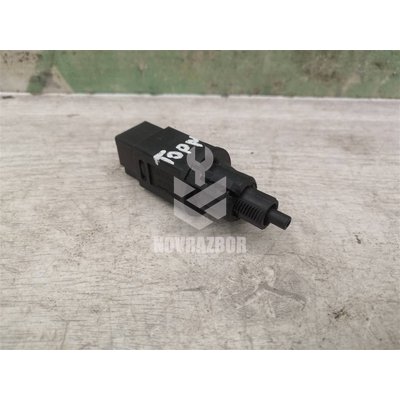 Датчик включения стопсигнала Nissan Primera P11 96-02 Датчик включения стопсигнала Nissan Primera P11 96-02