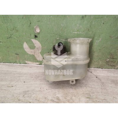 Бачок главного тормозного цилиндра Nissan Primera P11 96-02 Бачок главного тормозного цилиндра Nissan Primera P11 96-02