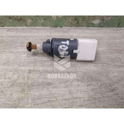 Датчик включения стопсигнала Renault Clio 3  2005-2012