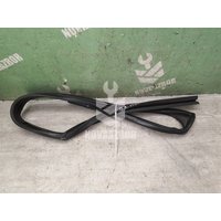 Уплотнитель стекла двери LADA VESTA 15-19