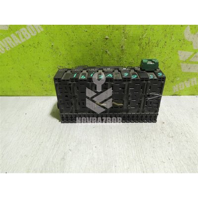 Блок предохранителей VW Golf 3 Vento 91-97 Блок предохранителей VW Golf 3 Vento 91-97