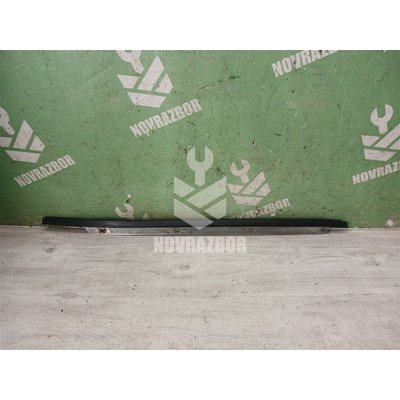 Молдинг лобового стекла Nissan Primera P11 96-02