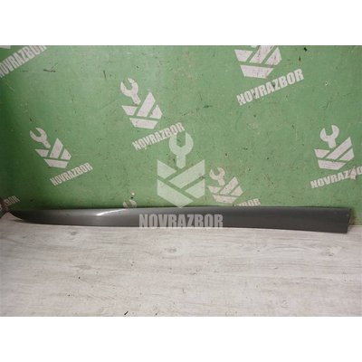 Молдинг передней правой двери Nissan Primera P11 96-02