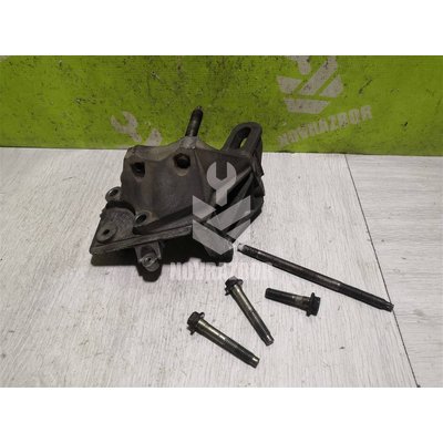 Кронштейн двигателя правый Ford Focus 3 11+
