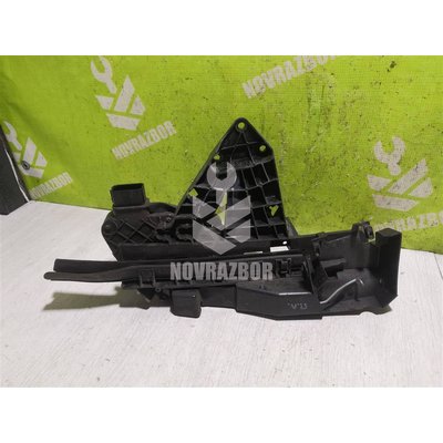 Замок двери передней левой Ford C-MAX 2003-2010