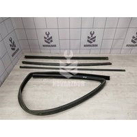 Уплотнитель стекла двери Opel Astra H / Family 2004 >