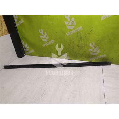 Накладка стекла переднего правого Kia Sephia Shuma 2 2001-2004