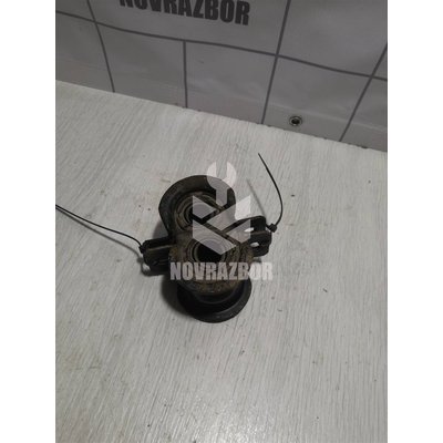 Кронштейн крепления переднего стабилизатора Ford C-MAX 2003-2010 Кронштейн крепления переднего стабилизатора Ford C-MAX 2003-2010