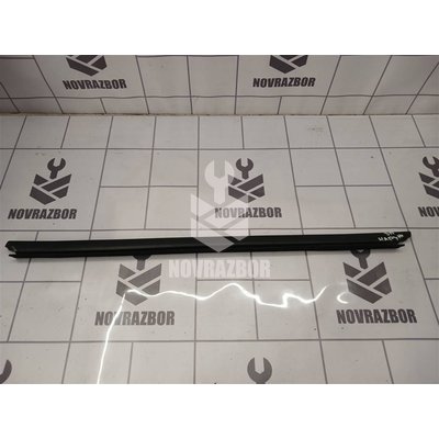 Уплотнитель стекла двери Renault Logan 2005-2014