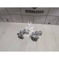 Петля двери Skoda Octavia A5 1Z   04-13