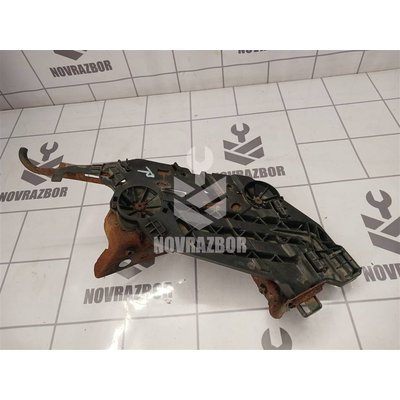 Кронштейн фар правый Skoda Octavia A5 1Z 04-13 Кронштейн фар правый Skoda Octavia A5 1Z 04-13