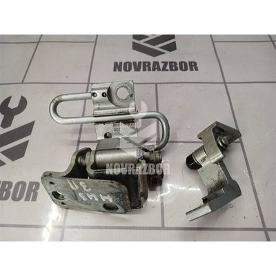 Петля двери Skoda Octavia A4 1U 2000-2011 Петля двери Skoda Octavia A4 1U 2000-2011