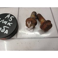 Болт Skoda Octavia A5 1Z 04-13