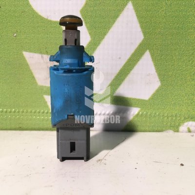 Выключатель концевой Renault Laguna 3 09+ Выключатель концевой Renault Laguna 3 09+