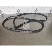 Уплотнитель двери Suzuki SX4 2006-2013