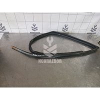 Уплотнитель стекла двери Suzuki SX4 2006-2013