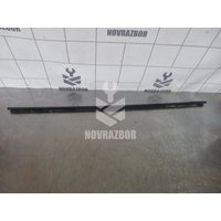 Накладка стекла заднего правого Mazda Mazda 3  BK  02-09