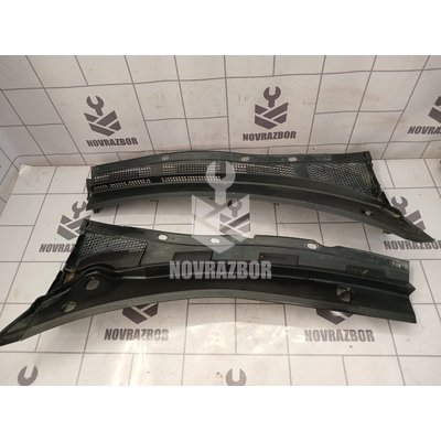 Решетка стеклоочистителя Mazda Mazda 3  BK  02-09