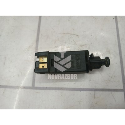 Датчик включения стопсигнала VW Golf 4 Bora 97-05
