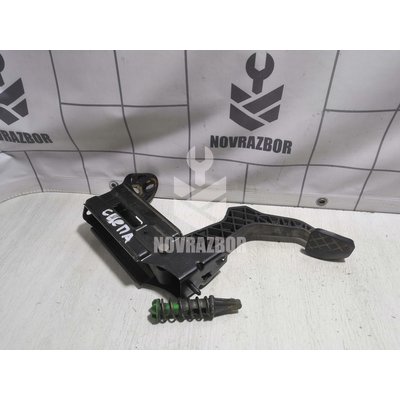 Педаль сцепления VW Golf 4 Bora 97-05